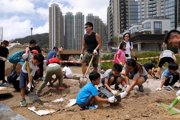 Alerta máxima: el supertifón Mangkhut causa estragos - Sputnik Mundo