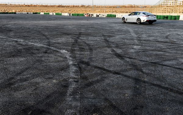 Rana Mimuni, mujer piloto saudí - Sputnik Mundo