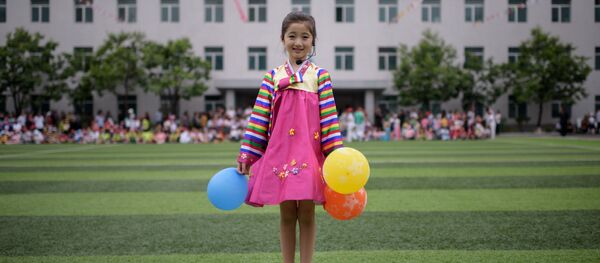 Como dos gotas de agua y aceite: diferencias en el día a día entre las dos Coreas - Sputnik Mundo