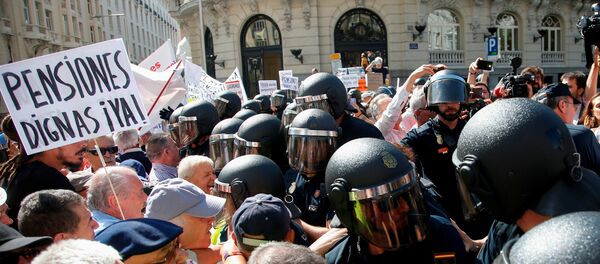 Protestas de los pensionistas en España - Sputnik Mundo