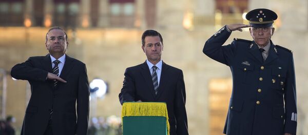 Ceremonia en memoria de las personas que perdieron la vida durante el sismo del 19 de septiembre de 1985 y 2017 - Sputnik Mundo