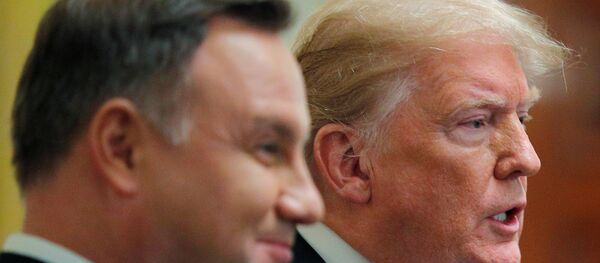 El presidente de EEUU, Donald Trump, y su homólogo polaco, Andrzej Duda. - Sputnik Mundo