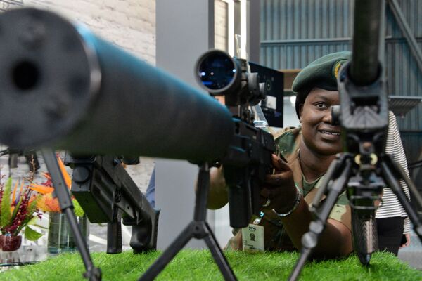 La feria internacional de armamento y material bélico Africa Aerospace & Defence - Sputnik Mundo