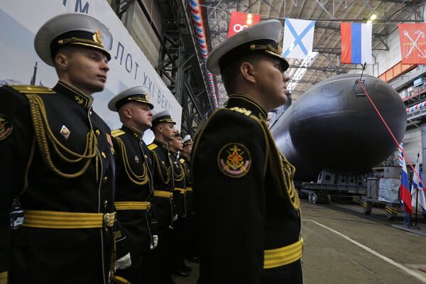 Rusia bota su nuevo submarino Kronshtadt - Sputnik Mundo