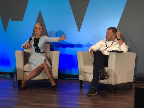 María Zajárova, la portavoz de la Cancillería rusa, en el Foro Baltic Weekend María Zajárova, la portavoz de la Cancillería rusa, en el Foro Baltic Weekend - Sputnik Mundo