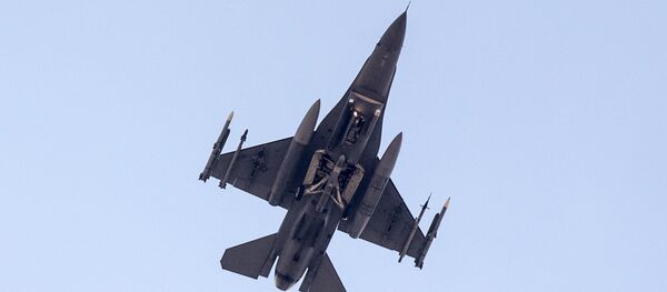 Un F-16 israelí - Sputnik Mundo