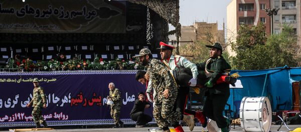 Ataque durante el desfile militar en Ahvaz, Irán Ataque durante el desfile militar en Ahvaz, Irán - Sputnik Mundo