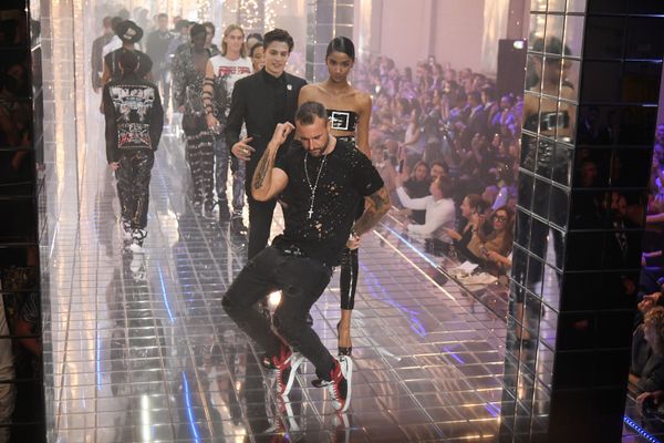 Modelos desfilando con las colecciones de Philipp Plein durante la Semana de la Moda de Milán. - Sputnik Mundo