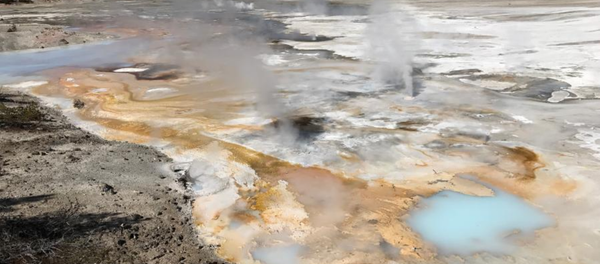 La cuenca alta del parque nacional de Yellowstone - Sputnik Mundo