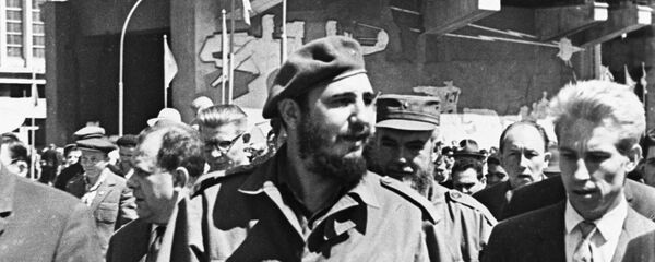 Fidel Castro durante su visita a la URSS en 1963 - Sputnik Mundo