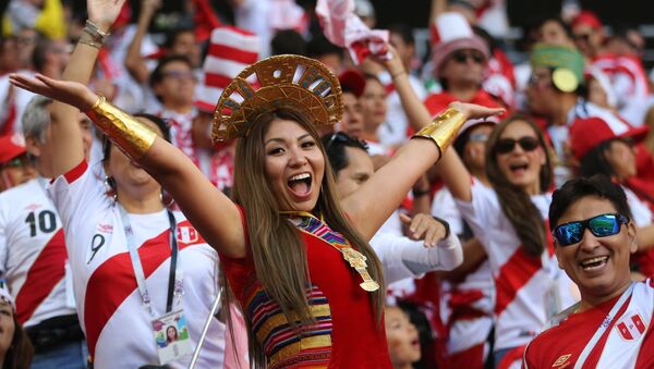 Los hinchas de Perú (archivo) - Sputnik Mundo