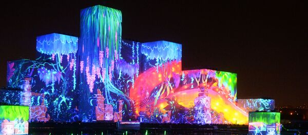 Las proyecciones del Círculo de Luz dan vida a emblemáticos edificios rusos - Sputnik Mundo