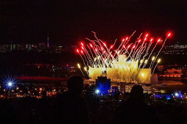 Así fue la ceremonia de clausura del festival Círculo de Luz en Moscú - Sputnik Mundo