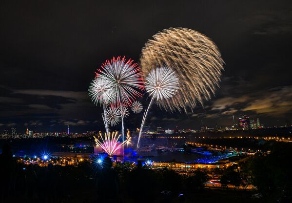 Así fue la ceremonia de clausura del festival Círculo de Luz en Moscú - Sputnik Mundo