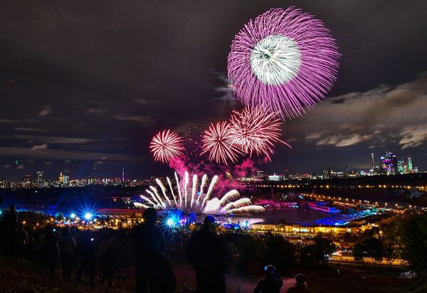 Así fue la ceremonia de clausura del festival Círculo de Luz en Moscú - Sputnik Mundo
