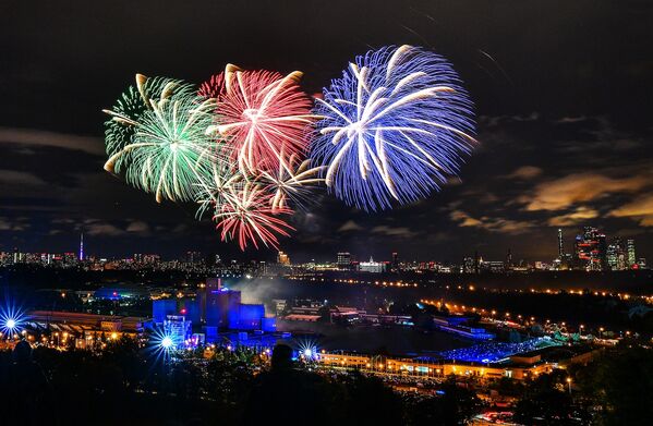 Así fue la ceremonia de clausura del festival Círculo de Luz en Moscú - Sputnik Mundo