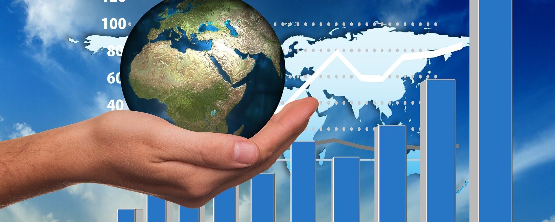 Un mapa del mundo y un gráfico detrás de una mano que sostiene un globo - Sputnik Mundo, 1920, 08.11.2022
