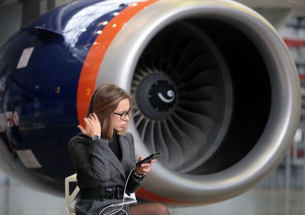 La empresa Aeroflot recibe el avión número 50 del Sukhoi Superjet 100 - Sputnik Mundo