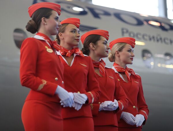 La empresa Aeroflot recibe el avión número 50 del Sukhoi Superjet 100 - Sputnik Mundo