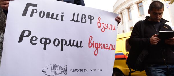 Una acción de protesta contra la corrupción en Kiev - Sputnik Mundo