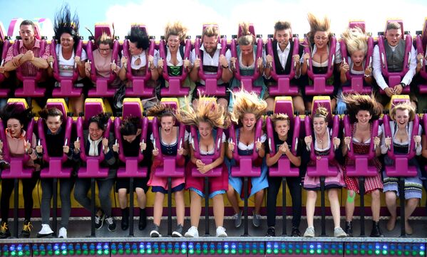 El Círculo de Luz de Moscú y el Oktoberfest: las fotos más impresionantes de la semana - Sputnik Mundo