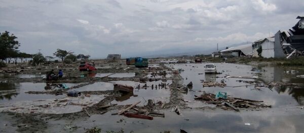 Las consecuncias del terremoto y tsunami en Indonesia - Sputnik Mundo