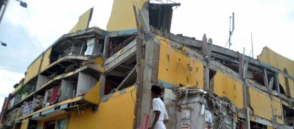 Las consecuencias del terremoto y del tsunami en Indonesia que ha dejado más de 400 muertos - Sputnik Mundo