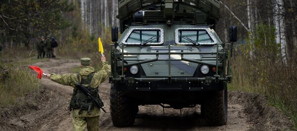 El vehículo de desminado a distancia Listva El vehículo de desminado a distancia Listva - Sputnik Mundo