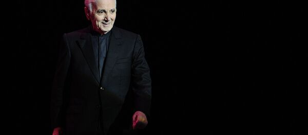 Charles Aznavour, el famoso cantante francés Charles Aznavour, el famoso cantante francés - Sputnik Mundo