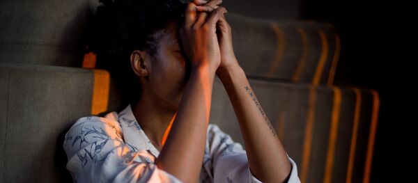 Una persona triste (archivo) - Sputnik Mundo