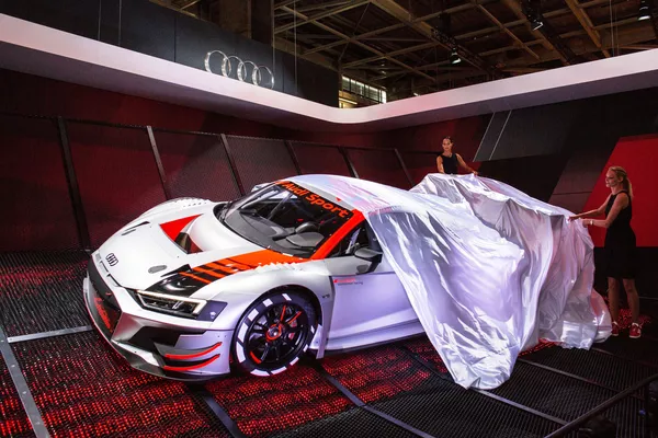 Coches no tripulados y carros de lego: las novedades del Salón del Automóvil de París Coches no tripulados y carros de lego: las novedades del Salón del Automóvil de París - Sputnik Mundo