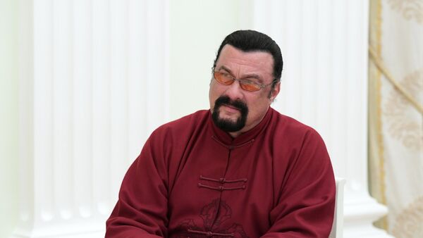 Steven Seagal - Sputnik Mundo