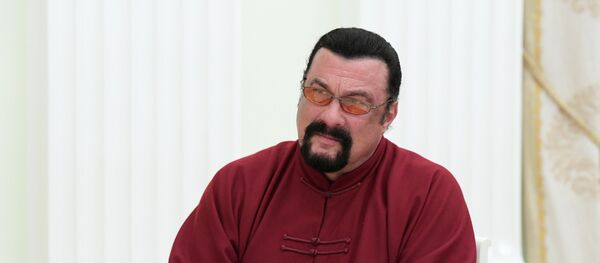 Steven Seagal - Sputnik Mundo