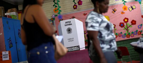 Un colegio electoral en Brasil - Sputnik Mundo
