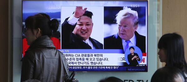 El líder norcoreano, Kim Jong-un, y el presidente de EEUU, Donald Trump - Sputnik Mundo