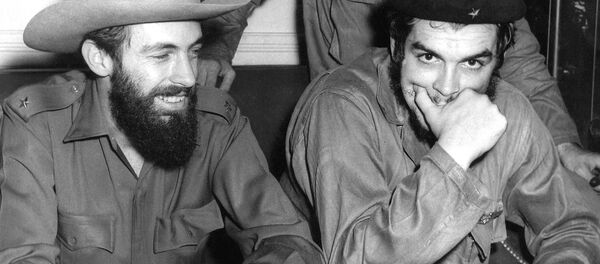 Camilo Cienfuegos y el Che Guevara - Sputnik Mundo