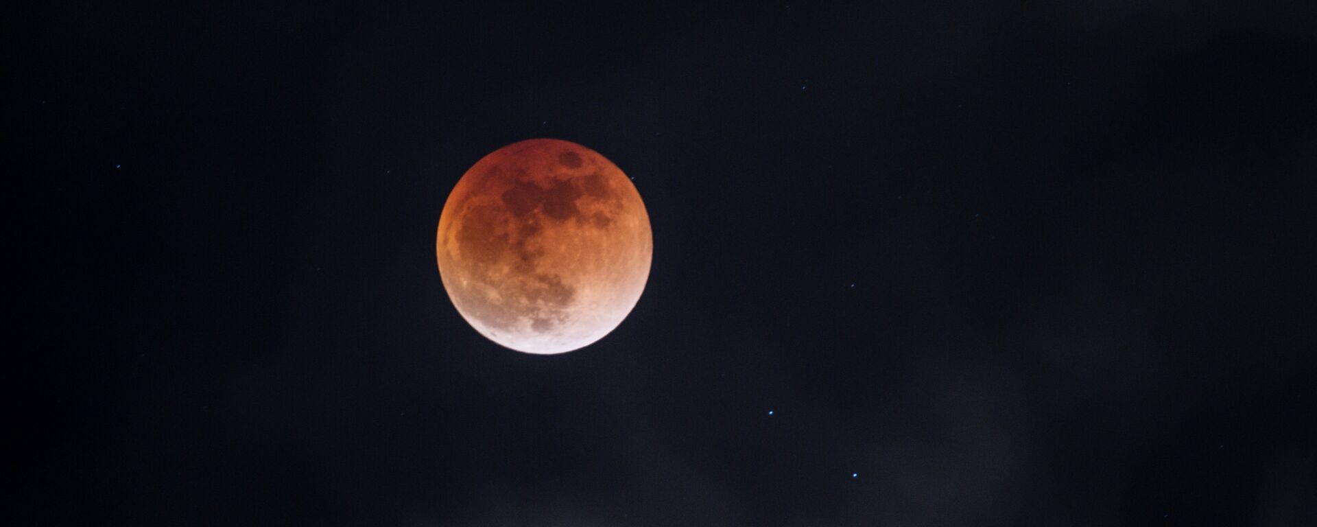 La Luna - Sputnik Mundo, 1920, 09.10.2018