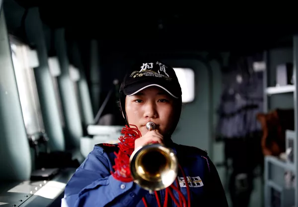 La tripulación femenina del portahelicópteros japonés Kaga La tripulación femenina del portahelicópteros japonés Kaga - Sputnik Mundo