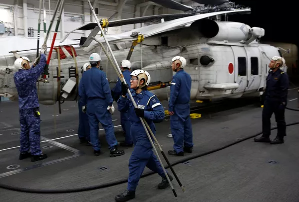 La tripulación femenina del portahelicópteros japonés Kaga La tripulación femenina del portahelicópteros japonés Kaga - Sputnik Mundo