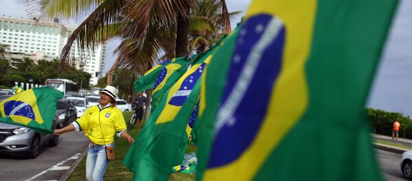 Banderas de Brasil durante elecciones presidenciales - Sputnik Mundo