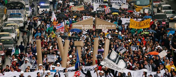 Protestas de estudiantes en Bogotá, Colombia - Sputnik Mundo