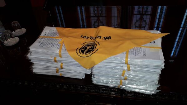 Las 60.000 firmas que se presentaron en el Parlamento de Uruguay para apoyar el proyecto de ley integral sobre personas trans Las 60.000 firmas que se presentaron en el Parlamento de Uruguay para apoyar el proyecto de ley integral sobre personas trans - Sputnik Mundo