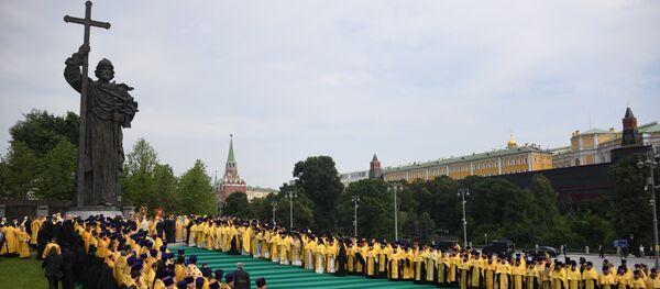 Procesión festiva en Moscú con motivo del 1030 aniversario del Bautismo de Rusia - Sputnik Mundo