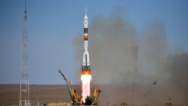 El lanzamiento del Soyuz MS-10 - Sputnik Mundo