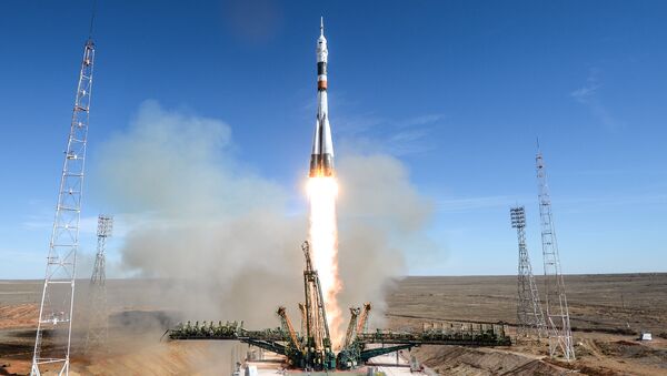 El lanzamiento del Soyuz MS-10 - Sputnik Mundo