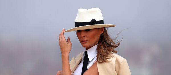 Melania Trump visita las pirámides de Giza en Egipto - Sputnik Mundo