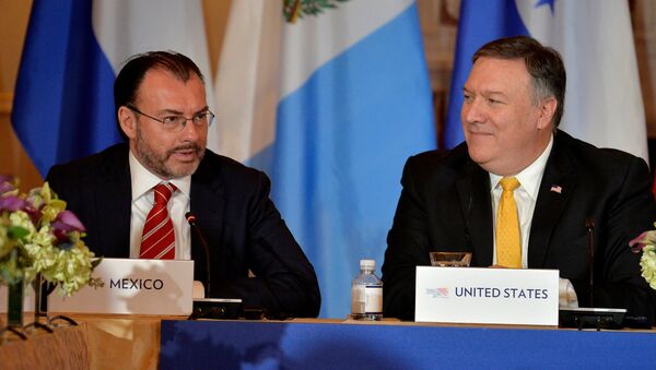 Luis Videgaray, canciller mexicano, y Mike Pence, vicepresidente de EEUU - Sputnik Mundo