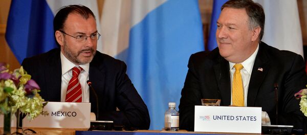 Luis Videgaray, canciller mexicano, y Mike Pence, vicepresidente de EEUU - Sputnik Mundo