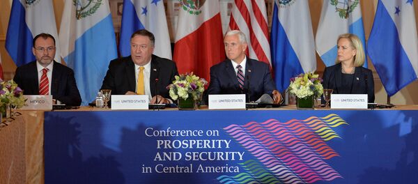 Luis Videgaray, Mike Pompeo, Mike Pence y Kirstjen Nielsen - Sputnik Mundo