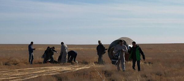 Cápsula de la nave Soyuz MS-10 tras el aterrizaje de emergencia - Sputnik Mundo